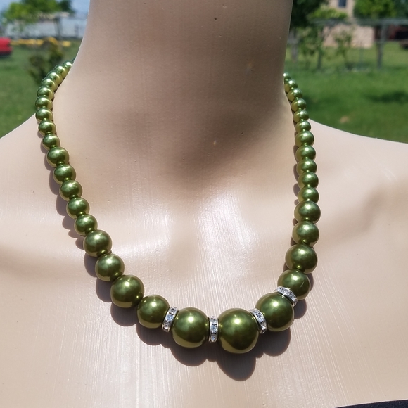 Jewelry - Metallic Green Faux Pearls